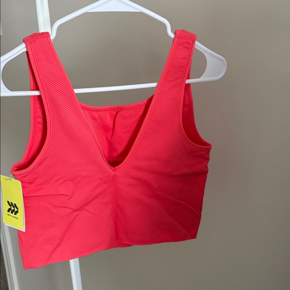 All in Motion Cropped Seamless Tank Top - Picture 7 of 7